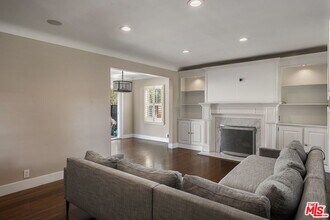 2963 Virginia Ave in Santa Monica, CA - Building Photo - Building Photo