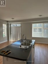 1138 Greentree Path in Oshawa, ON - Building Photo - Building Photo