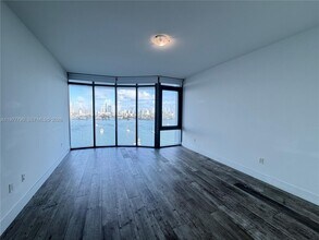 17111 Biscayne Blvd, Unit 1211 in Aventura, FL - Foto de edificio - Building Photo