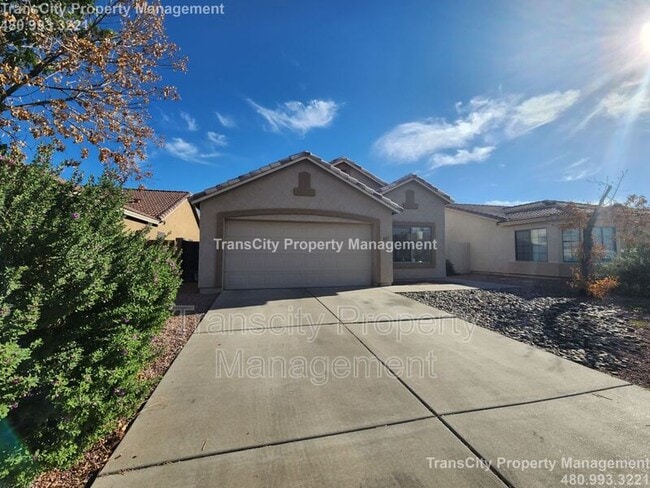 10813 W Virginia Ave in Avondale, AZ - Foto de edificio - Building Photo