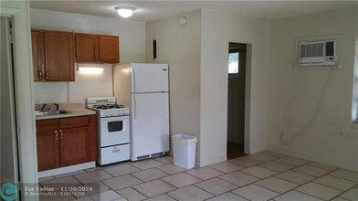 6335 Fillmore St-Unit -3 in Hollywood, FL - Building Photo - Building Photo
