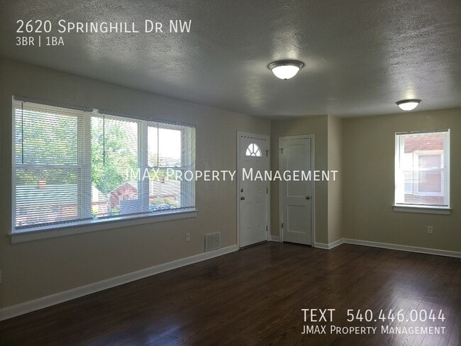 2620 Springhill Dr NW in Roanoke, VA - Building Photo - Building Photo