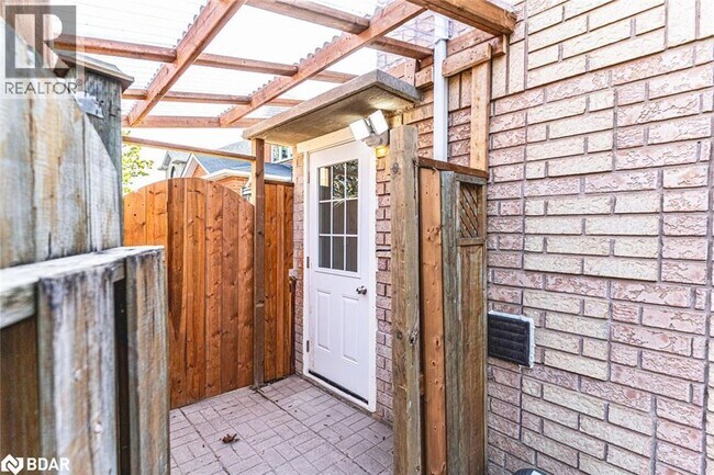 1 Shady Glen Crescent in Caledon, ON - Building Photo - Building Photo