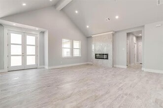 580 Highview Ct in Godley, TX - Building Photo - Building Photo