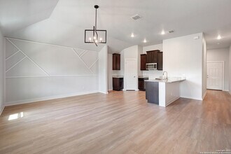 10726 Francisco Way in Converse, TX - Building Photo - Building Photo