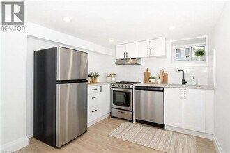 249 Emerald St N in Hamilton, ON - Building Photo - Building Photo