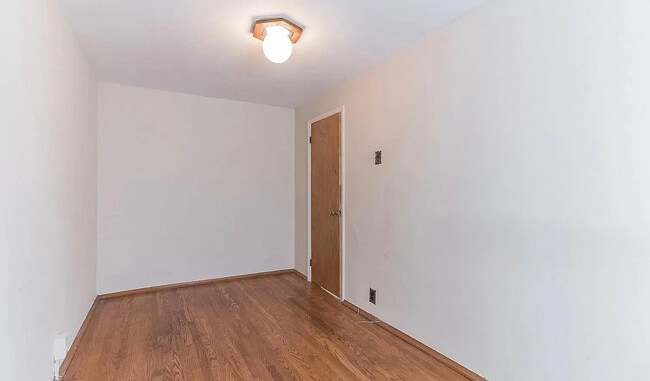 160 Roxborough Ave in Philadelphia, PA - Building Photo - Building Photo