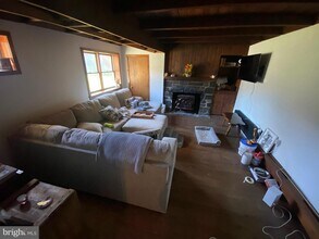 345 E Dark Hollow Rd in Pipersville, PA - Building Photo - Building Photo