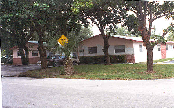 1201 Arpeika St in Fort Lauderdale, FL - Building Photo