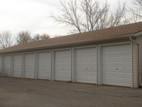 3616-3630 Ravenwood Cir in Waterloo, IA - Building Photo - Building Photo