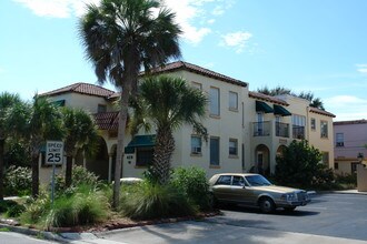 429 Menendez St in Venice, FL - Foto de edificio - Building Photo