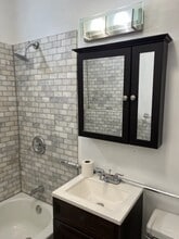 1021 W Newport Ave in Chicago, IL - Building Photo - Building Photo
