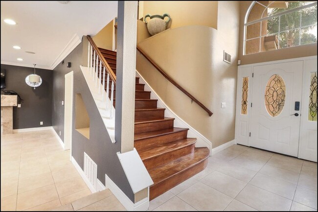 15 Northwinds in Aliso Viejo, CA - Foto de edificio - Building Photo