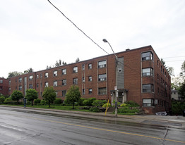 2692 Bloor St W Apartments