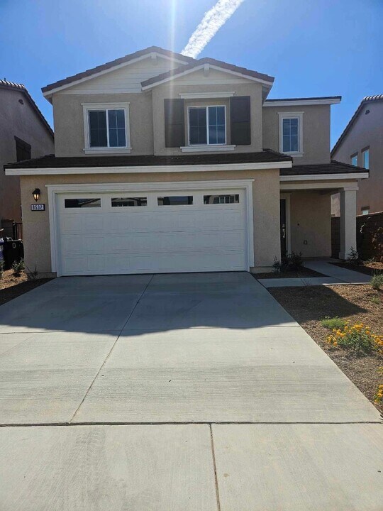 8532 Woodrose St in Jurupa Valley, CA - Building Photo