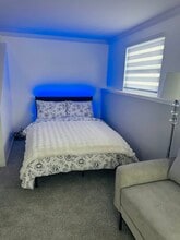 15742 Woodmont St in Romulus, MI - Foto de edificio - Building Photo