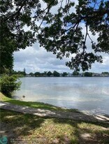 18700 NE 3rd Ct in Miami, FL - Building Photo