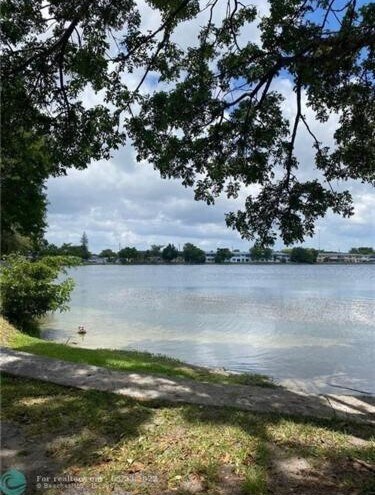 18700 NE 3rd Ct in Miami, FL - Building Photo