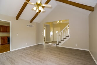 14622 S Brougham Dr in Olathe, KS - Building Photo - Building Photo