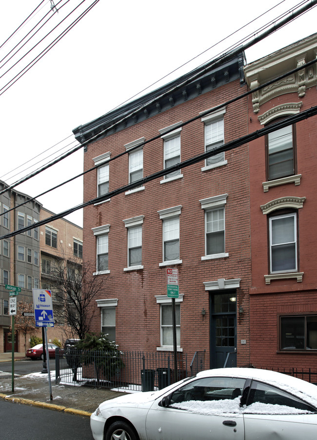 614 2nd St in Hoboken, NJ - Building Photo - Building Photo