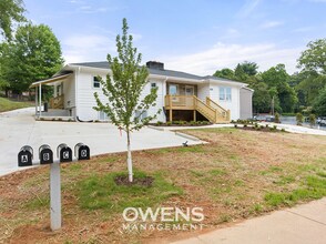 400 Northside Dr in Gainesville, GA - Building Photo - Building Photo
