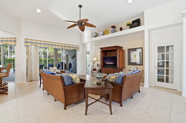 23300 Caraway Lakes Dr in Bonita Springs, FL - Foto de edificio - Building Photo