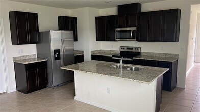 3535 Sungrove Cir in Sanford, FL - Building Photo - Building Photo