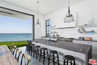 23956 Malibu Rd in Malibu, CA - Foto de edificio - Building Photo