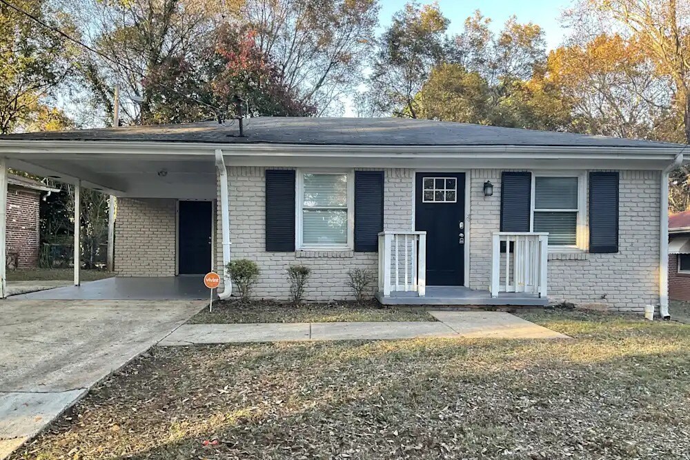 1282 Bell Ave in East Point, GA - Building Photo