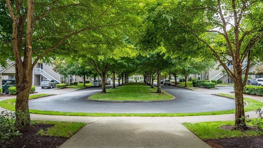 Village at Main Street Apartments in Wilsonville, OR ...