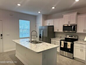 8401 Retrograde Rd in Jacksonville, FL - Building Photo - Building Photo