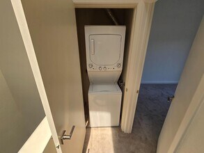 2261 Armada Way in San Mateo, CA - Building Photo - Building Photo