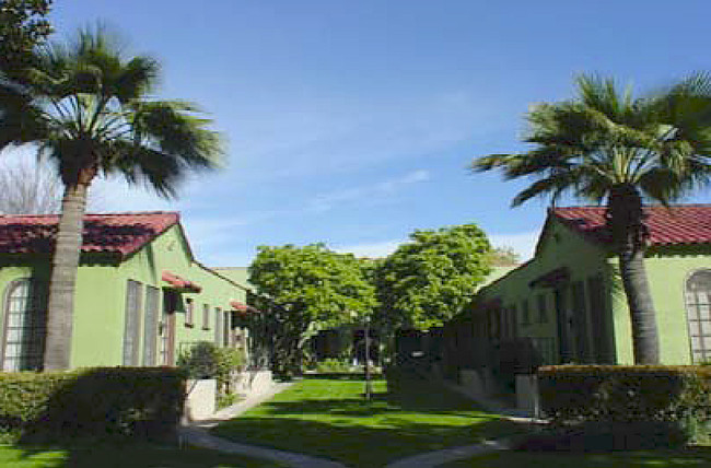 809 E Garfield Ave in Glendale, CA - Foto de edificio - Building Photo