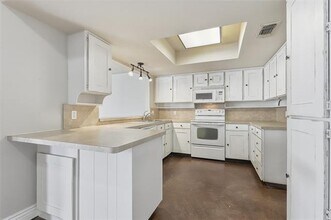 503 Cozby St N in Benbrook, TX - Building Photo - Building Photo