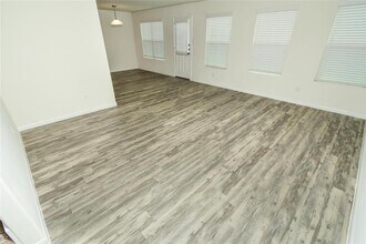 5807 Dawn Terrace Ct in Houston, TX - Foto de edificio - Building Photo
