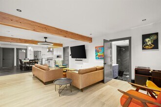811 W Oltorf St in Austin, TX - Building Photo - Building Photo