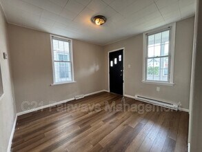 634 Sixth St in Pitcairn, PA - Building Photo - Building Photo