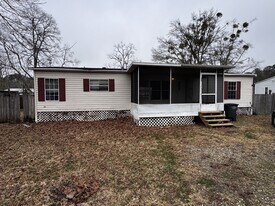 8117 Durango Ave in Biloxi, MS - Building Photo