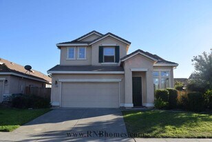 2108 Macaw Ln in Rocklin, CA - Building Photo