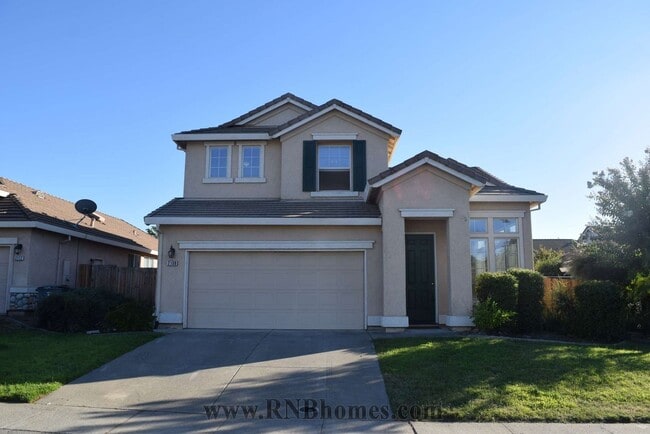 property at 2108 Macaw Ln