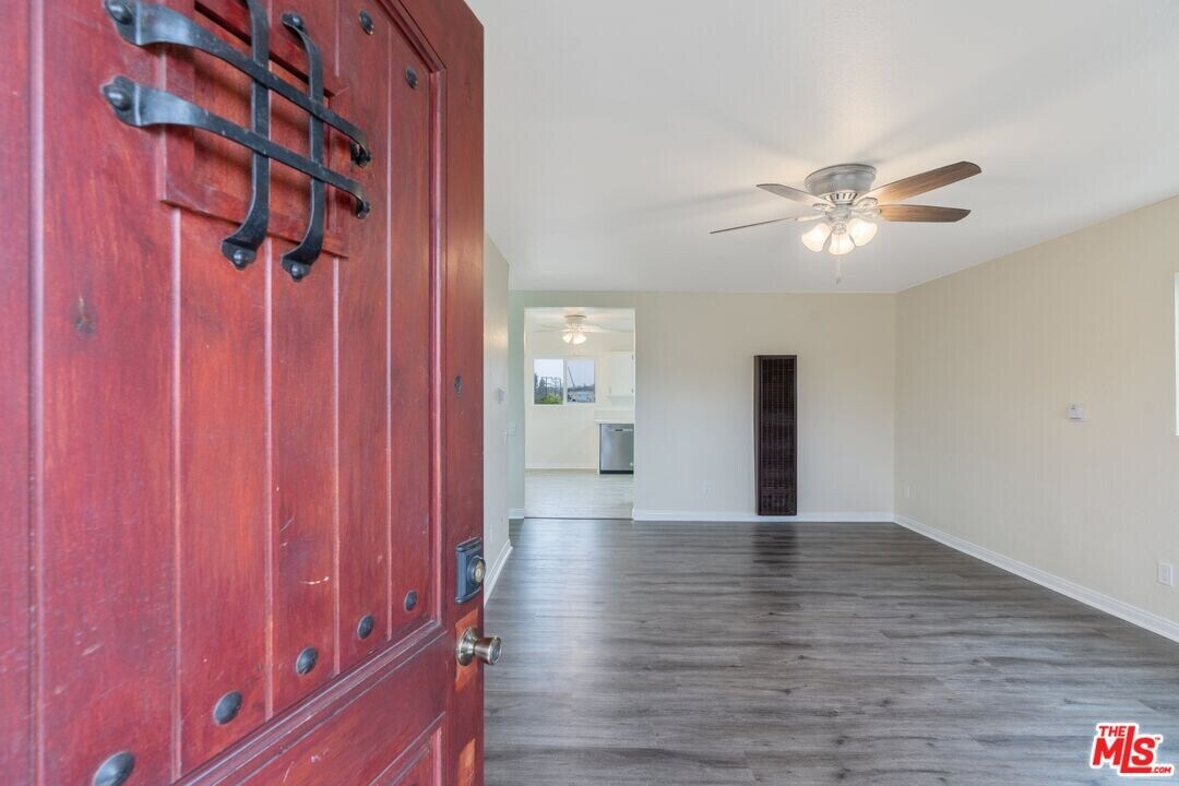 4607 11th Ave in Los Angeles, CA - Building Photo
