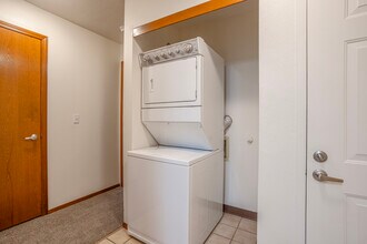 Devonshire Manor in Aloha, OR - Building Photo - Interior Photo