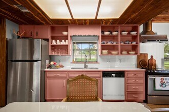 10518 Signal Hill Rd in Austin, TX - Building Photo - Building Photo