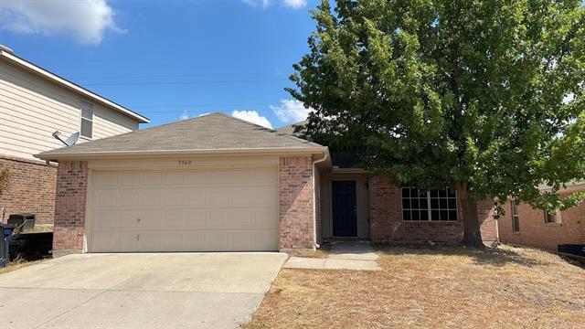 9960 Sparrow Hawk Ln in Fort Worth, TX - Building Photo