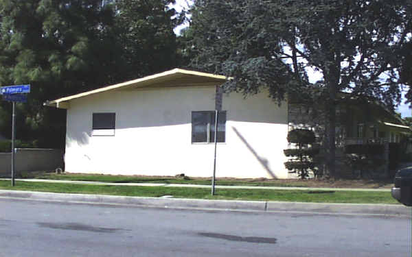 1537 W Palmyra Ave in Orange, CA - Building Photo - Building Photo