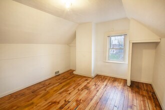 307 Biddle Ave, Unit 2 in Pittsburgh, PA - Foto de edificio - Building Photo