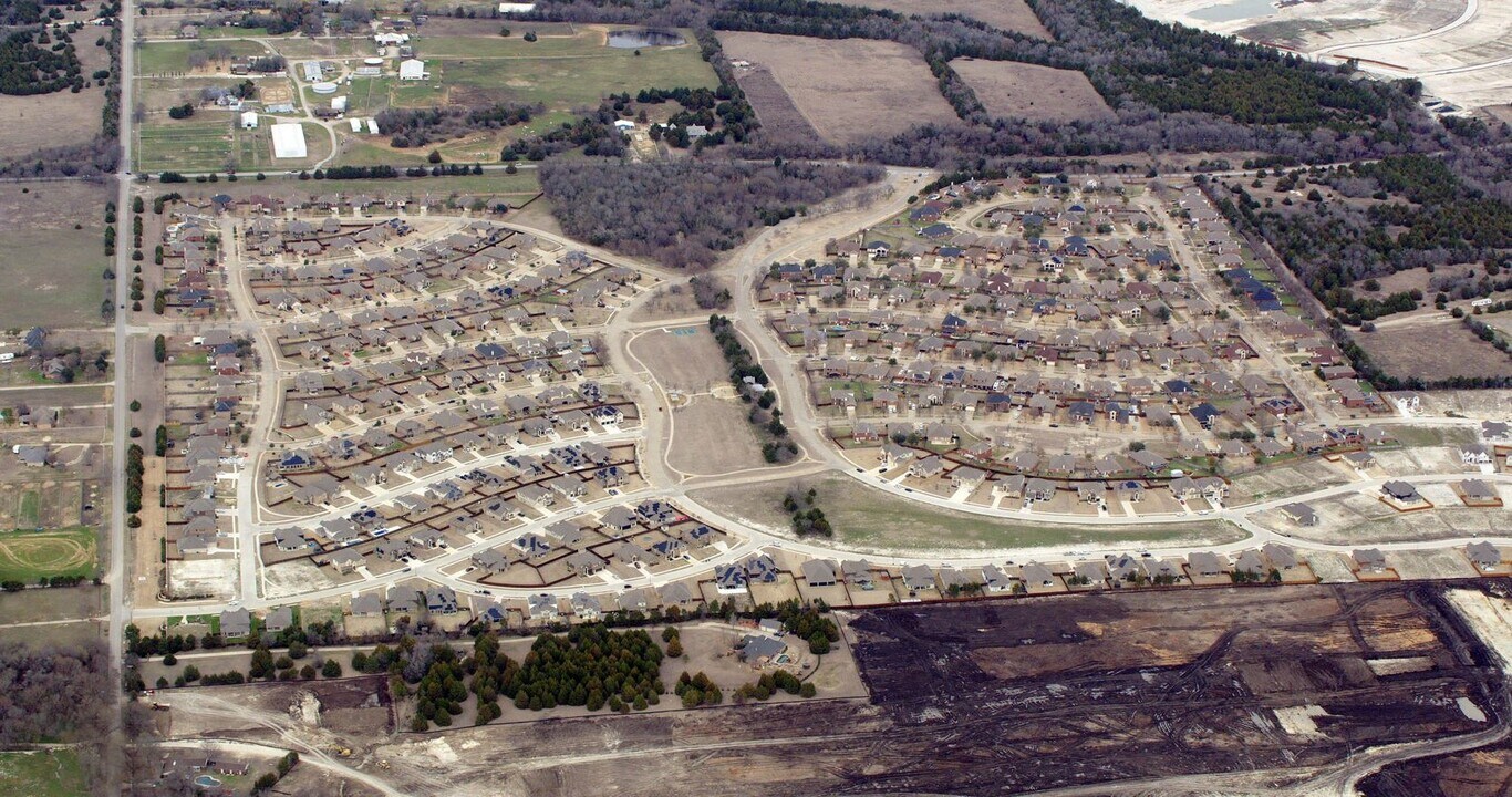 1702 Chadwick Dr in Cedar Hill, TX - Building Photo