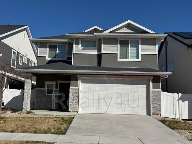 property at 138 E Crown Point Dr