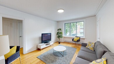 5881 Monkland in Montréal, QC - Building Photo - Building Photo