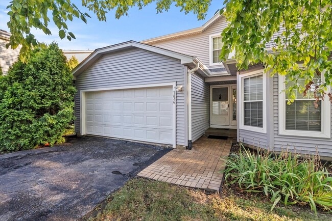 property at 1636 Estate Cir